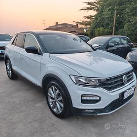 Volkswagen T-Roc 2.0 TDI 4motion SUPER ACCESSORIAT