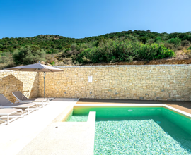 Villa a Chia Sardegna vista mare piscina e Jacuzzi