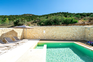 Villa a Chia Sardegna vista mare piscina e Jacuzzi