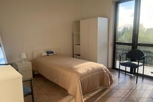 Camera / stanza per studentesse universitarie