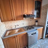 Cucina con elettrodomestici + lavastoviglie