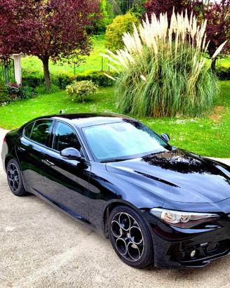 Alfa Romeo Giulia 2.2 150cv