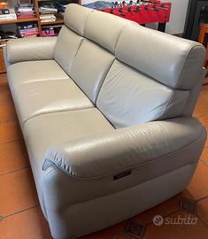 Divano in pelle  Natuzzi usato come nuovo