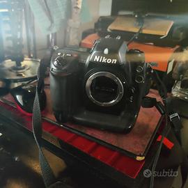 Nikon D2X solo corpo 