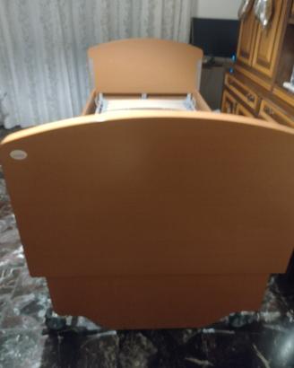 letto degenza elettrico con materasso usato poco