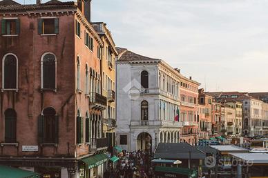 NEGOZIO A VENEZIA