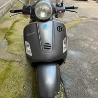 Vespa 200 anno 2004