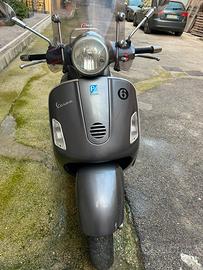 Vespa 200 anno 2004