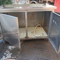 mobile in acciaio inox 