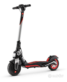 Monopattino Aprilia eSR1 - PERCORSI POCHI KM