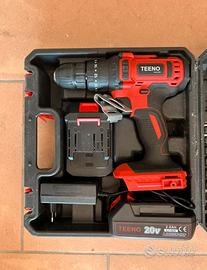 Trapano avvitatore e a percussione con batterie