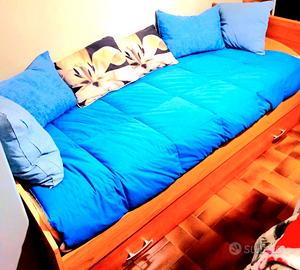 Doppio letto estraibile e 2 materassi nuovi