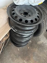 Cerchi in ferro raggio 15 con copricerchi