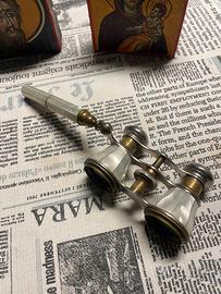 binocolo antico da teatro in ottone e madreperla