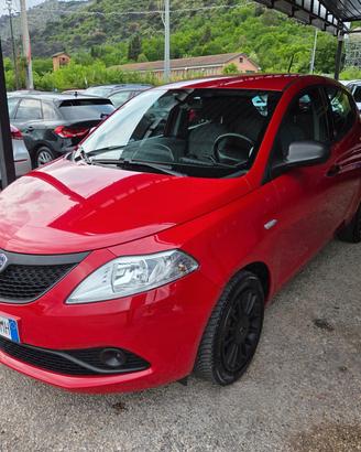 Lancia Ypsilon 5 porte S&S Hybrid Ecochic Silver