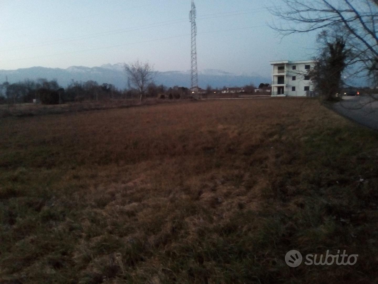 Terreno edificabile fronte strada - Vista 2