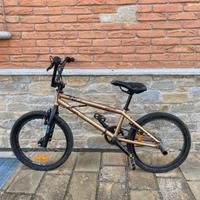 BMX bicicletta