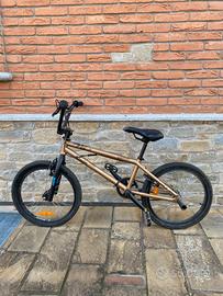 BMX bicicletta