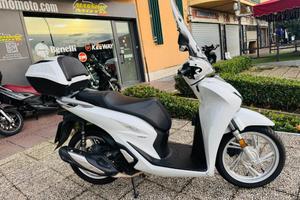 HONDA SH 150 TUTTO INCLUSO ANCHE PASSAGGIO!