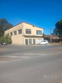 Capannone artigianale e commerciale