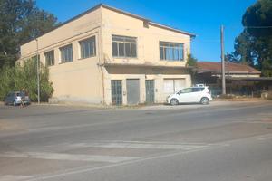 Capannone artigianale e commerciale