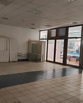Spazioso Locale Commerciale