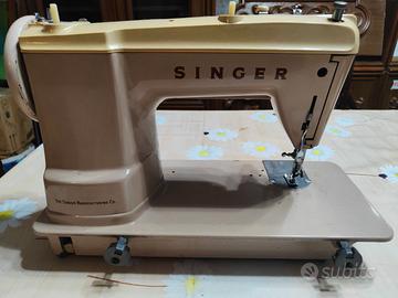 Macchina da cucire Singer 402M vintage