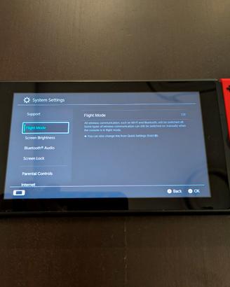 Console Nintendo Switch V2 + Case