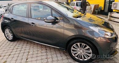 Peugeot 208 PureTech 82 5 porte Allure