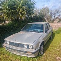 BMW E30 del 1984 318 con motore 1.8