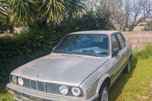 BMW E30 del 1984 318 con motore 1.8