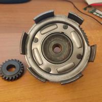 campana e pignone c.i.f. per vespa 22/ 63 denti