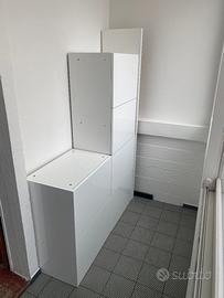 mobile Ikea laccato lucido