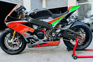 Aprilia RSV4 - 2012