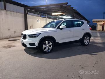 Volvo XC40 Momentum Core D3 Cambio Aut. Diesel