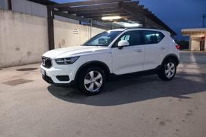 Volvo XC40 Momentum Core D3 Cambio Aut. Diesel