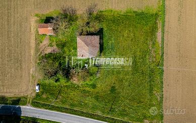 SOLUZIONE INDIPENDENTE CON AMPIO GIARDINO PRIVATO