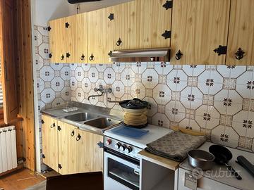 Intera cucina di montagna - frigo escluso -