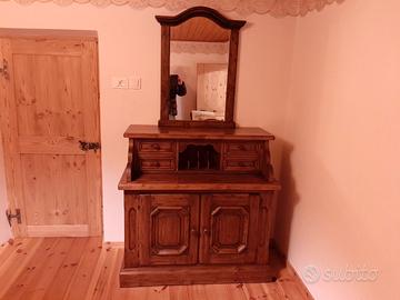 Credenza e specchio