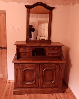 Credenza e specchio