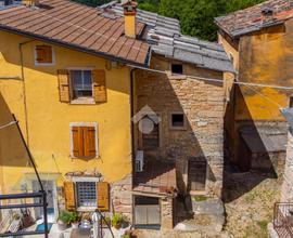 CASA DI CORTE A GREZZANA