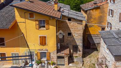 CASA DI CORTE A GREZZANA