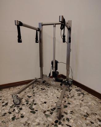 Sollevatore elettrico per disabili