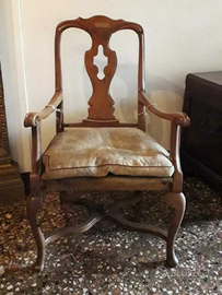 Poltrona veneta in stile Luigi XV