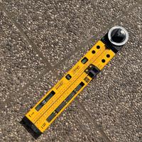 Squadra angolare multifunzione con livella