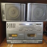 Radio Nordmende con due alti parlanti