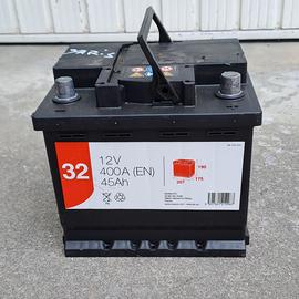 Batteria auto 45AH praticamente nuova