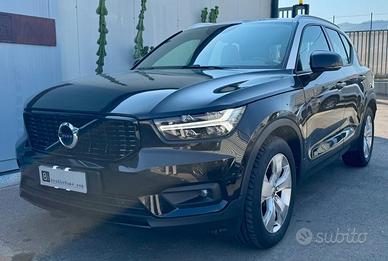 VOLVO XC40 D4 AWD Geartronic Momentum