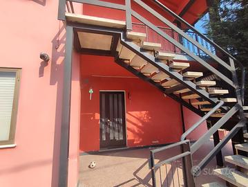 Singola parzialmente ristrutturata divisibile