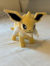 Pokemon Peluche Jolteon Voltali Blitza 20cm
